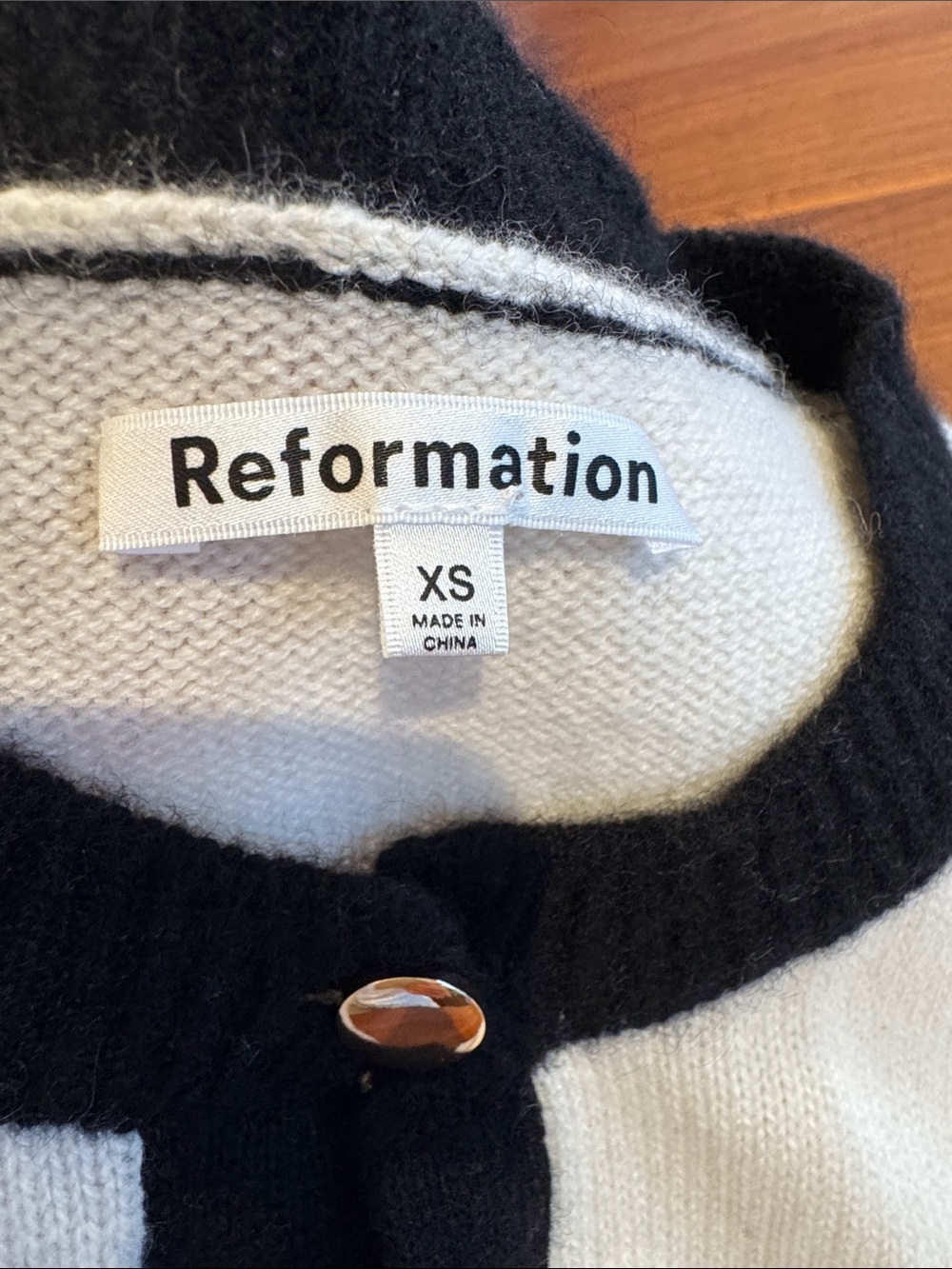 Reformation Becka Cashmere Button Contrast Crewneck Knit Sweater Sz S - Picture 7 of 9